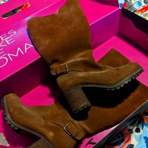 Genuine suede boots